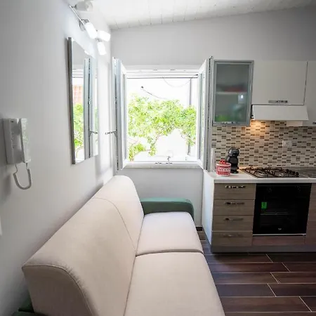 Garden House Apartment