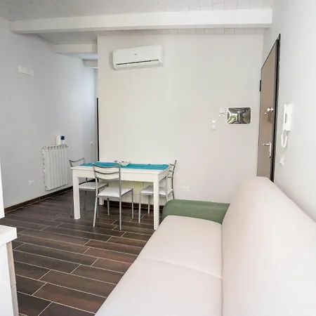 Garden House Apartment