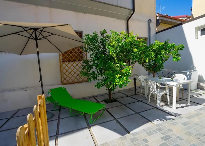 Garden House * 卡坦扎罗